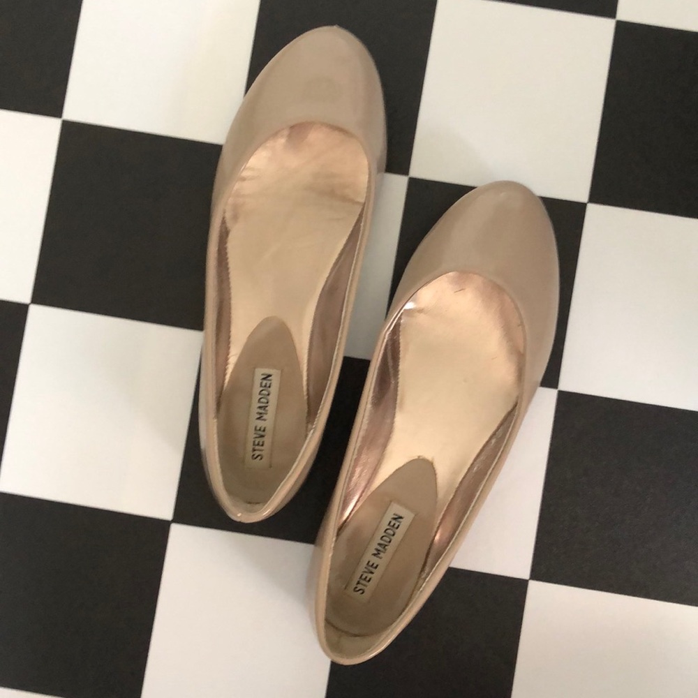 Steve Madden Beige Flats size 7.5